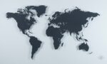 Weltkarte Anthrazitgrau vor einer weißen Wand (Ansicht Frontal)