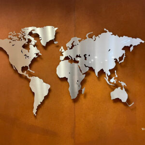 Weltkarte aus Edelstahl