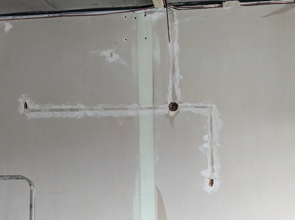 Vorbereiten der Wand für die beleuchtete Weltkarte 2